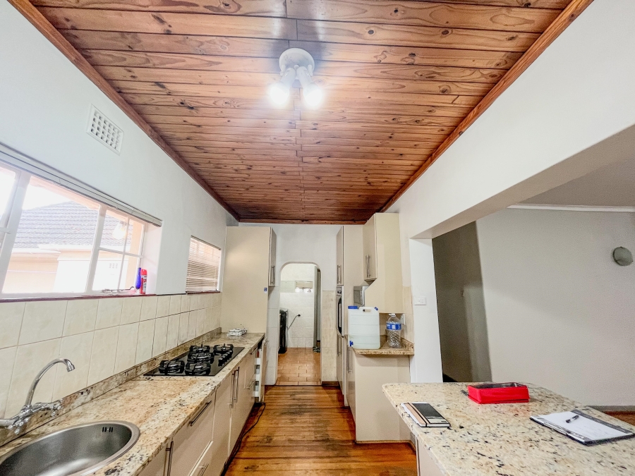 To Let 4 Bedroom Property for Rent in Pinelands Western Cape